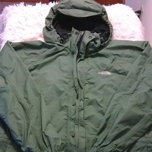 North Face Rain Coat Perfect for rainy season